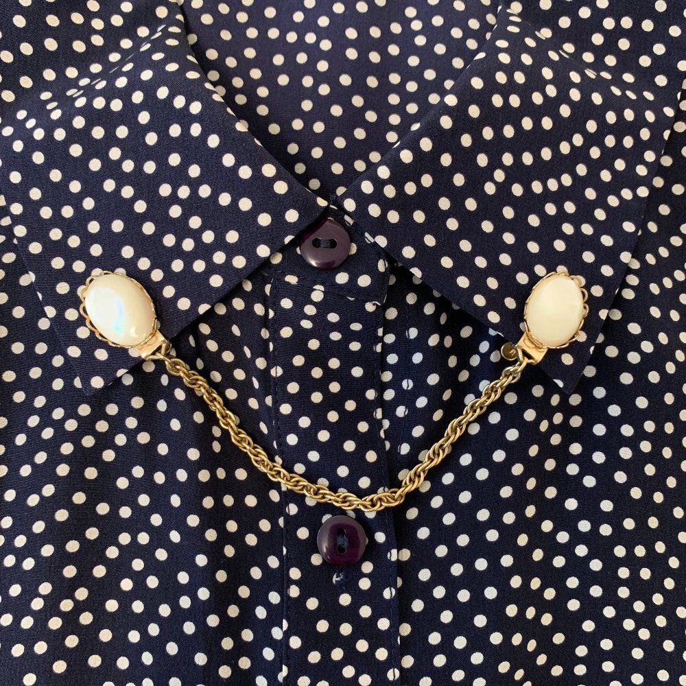 Vintage sweater clip gold tone with pearlescent bead ends and chain connector